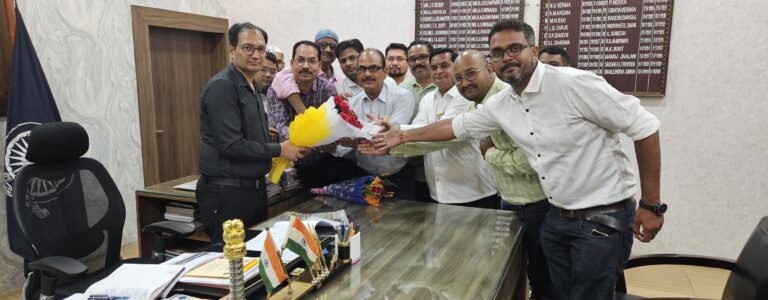 जिला पटवारी संघ बिलासपुर की कलेक्टर से सौजन्य भेंट