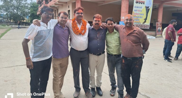 आज प्रदेश पटवारी संघ के चुनाव में बिलासपुर संभाग के लिए त्रिवेणी भवन में मतदान सम्पन्न, रायगढ़ के भागवत कश्यप बने दुबारा प्रांताध्यक्ष