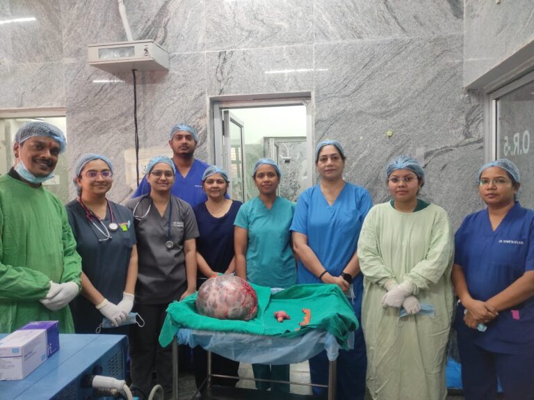 सिम्स में जटिल सर्जरी,65 वर्षीय महिला के पेट से निकाला 10 किलो से अधिक वजन का ट्यूमर