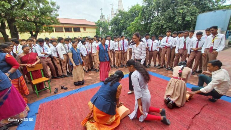 स्कूल सीपीआर प्रशिक्षण में दिखा उत्साह, भारत माता ई.एम.एच.एस. स्कूल के छात्र बने जीवन रक्षक कौशल से संपन्न